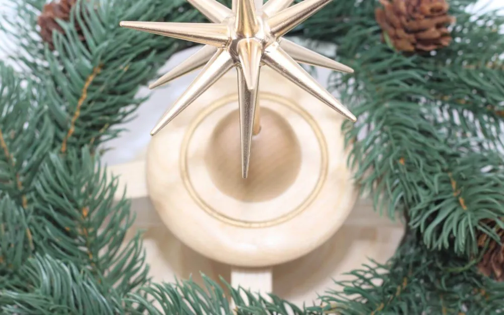 Albin Preißler Adventsleuchter*Adventsleuchter mit Weihnachtsstern und Tannenkranz, von