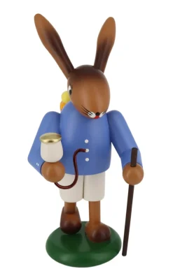 SEIFFENcom by Nestler GmbH Osterhasen*Osterhase mit Korb und Wanderstab, 18 cm, von SEIFFEN.COM