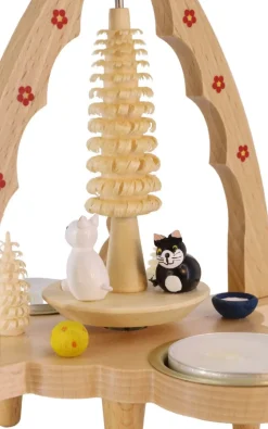 Richard Glässer GmbH Neuheiten | Auslaufartikel*Weihnachtspyramide für Teelichte mit Katzen, 20 cm von Richard Glässer